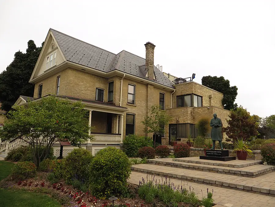 Banting House, Old East Village